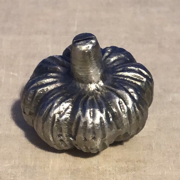 Pier 1 Metal Pumpkin Place Card Holders 4 Holders 8 Cards - Picture 3 of 6